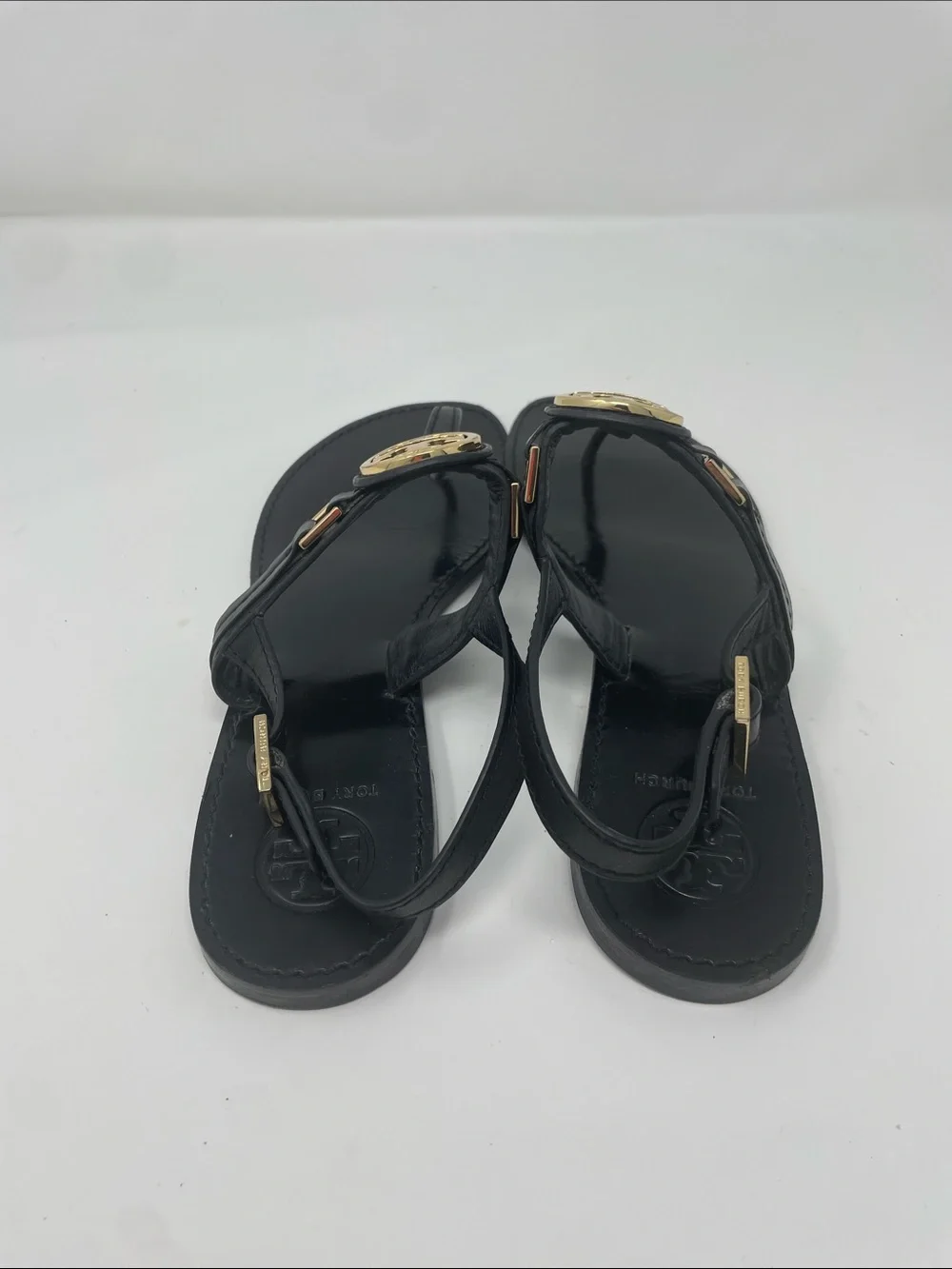 Tory Burch Cassia Black Thong Sandals Gold Logo Size 9.5